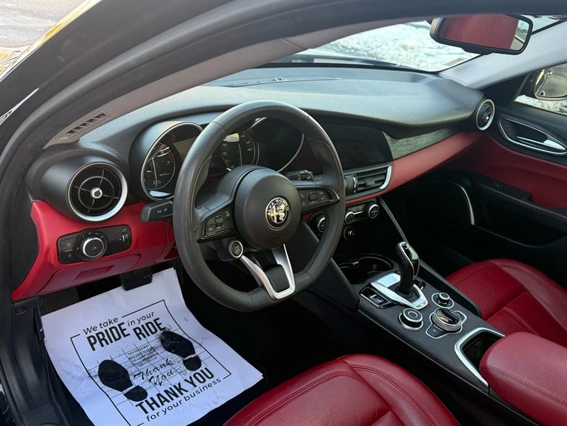 2020 Alfa Romeo Giulia - Image 8 of 20