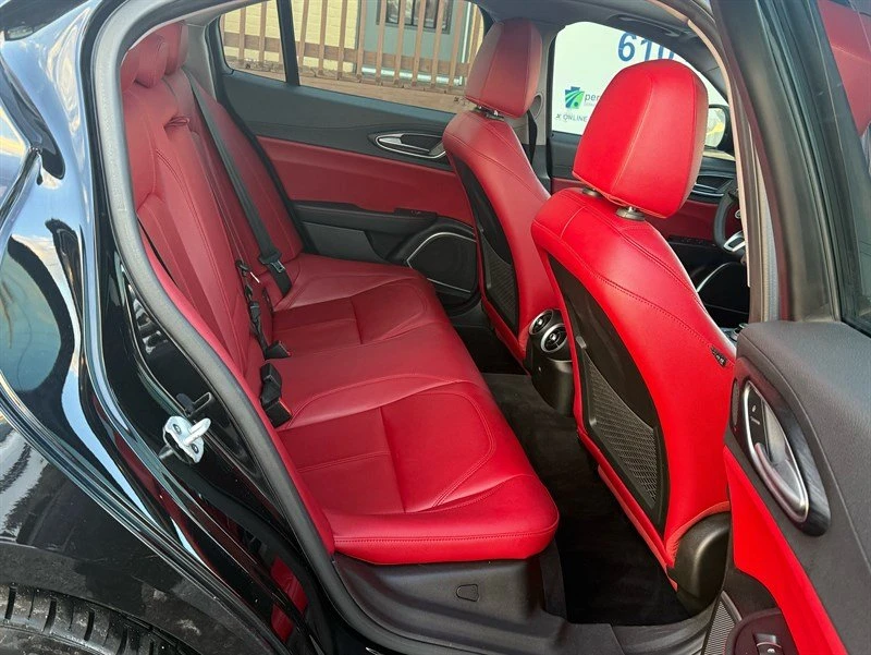 2020 Alfa Romeo Giulia - Image 18 of 20