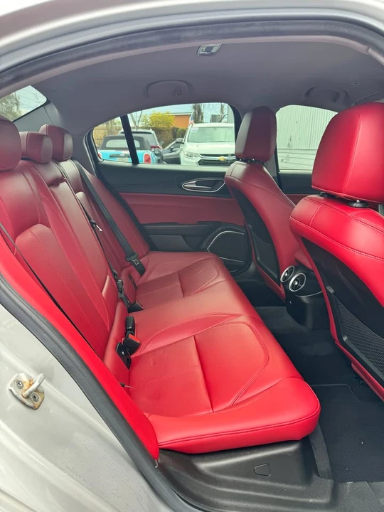 2020 Alfa Romeo Giulia - Image 15 of 16