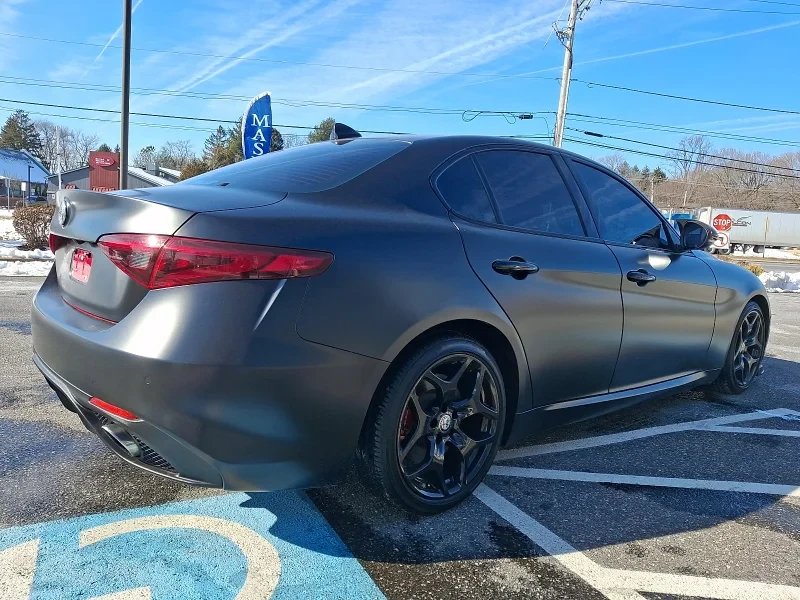 2020 Alfa Romeo Giulia - Image 4 of 12