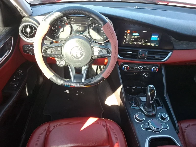 2020 Alfa Romeo Giulia - Image 7 of 12