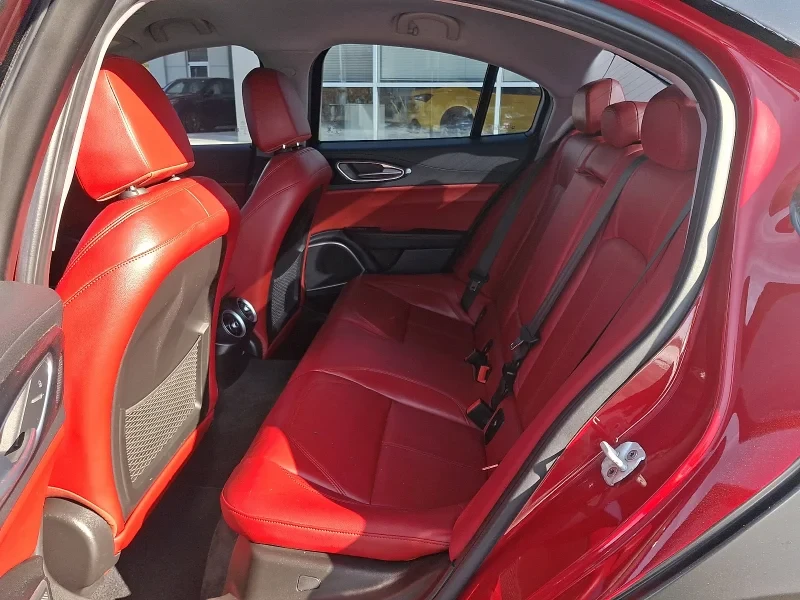 2020 Alfa Romeo Giulia - Image 9 of 12