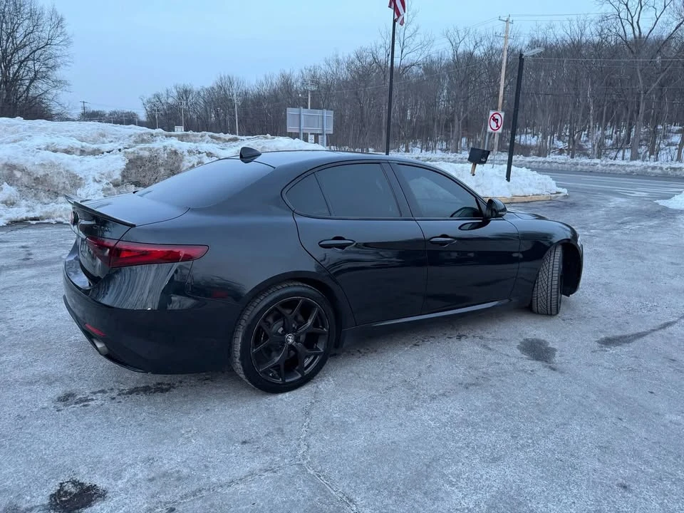 2020 Alfa Romeo Giulia - Image 6 of 17