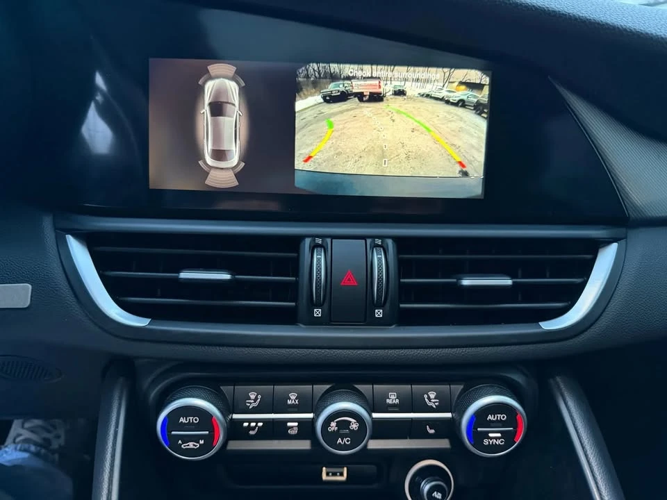 2020 Alfa Romeo Giulia - Image 12 of 17
