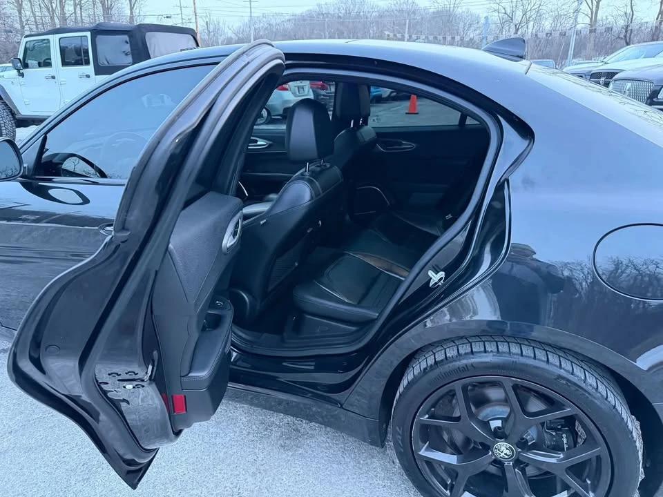 2020 Alfa Romeo Giulia - Image 13 of 16