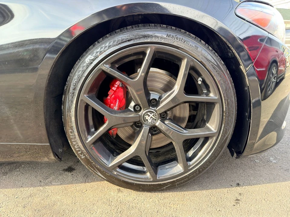 2020 Alfa Romeo Giulia - Image 13 of 20