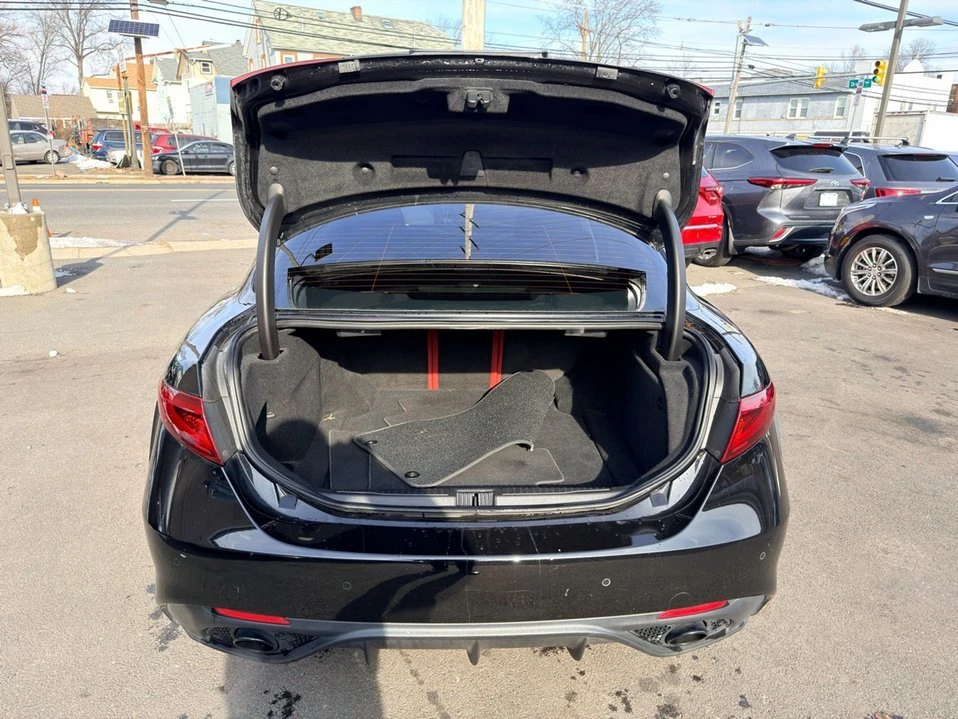 2020 Alfa Romeo Giulia - Image 14 of 20