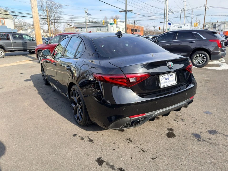 2020 Alfa Romeo Giulia - Image 8 of 20