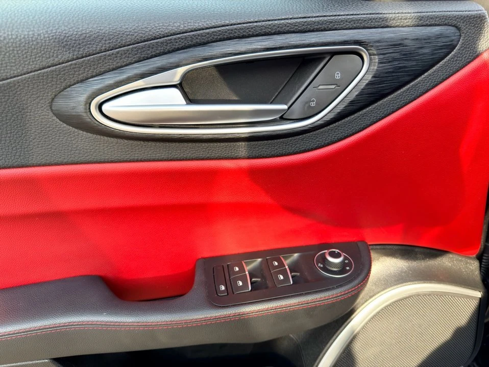 2020 Alfa Romeo Giulia - Image 18 of 20