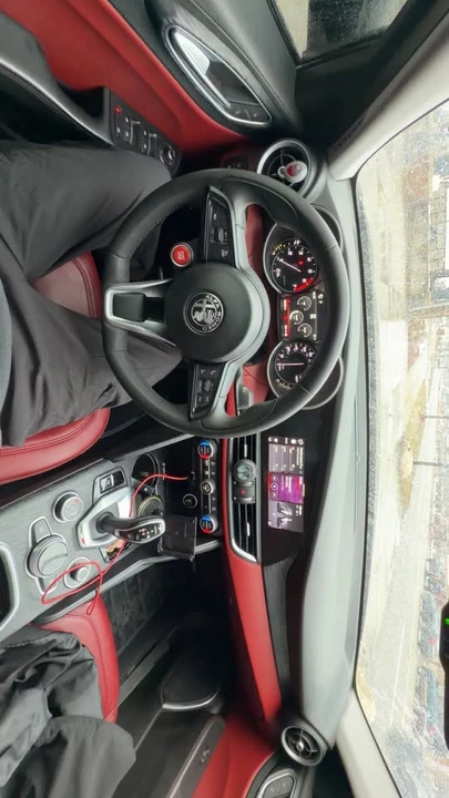 2020 Alfa Romeo Giulia - Image 11 of 16