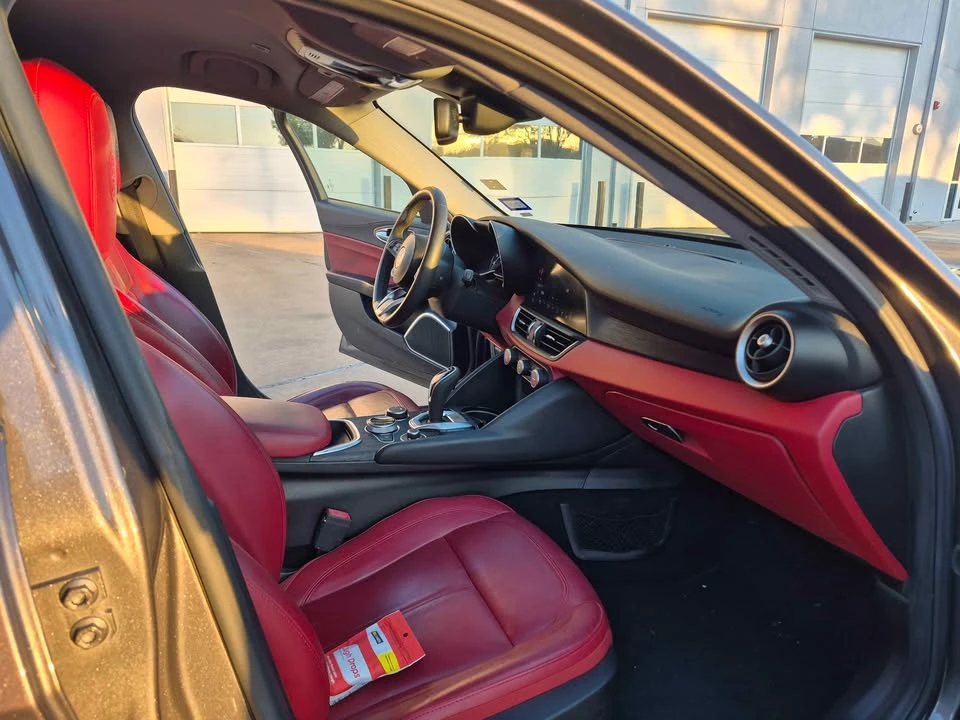2020 Alfa Romeo Giulia - Image 9 of 13
