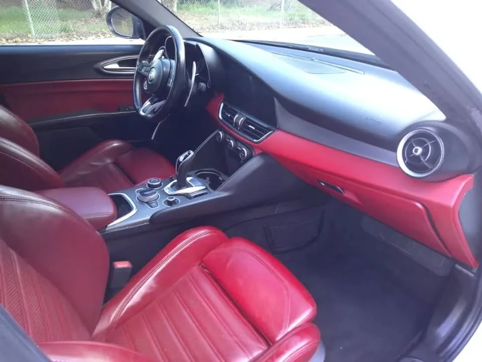 2020 Alfa Romeo Giulia - Image 11 of 17