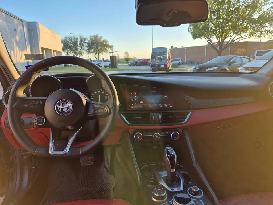 2020 Alfa Romeo Giulia - Image 10 of 13