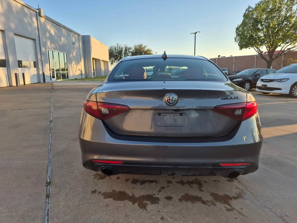 2020 Alfa Romeo Giulia - Image 6 of 13