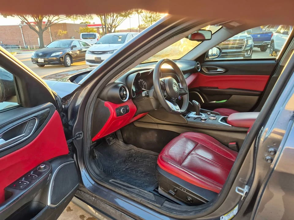 2020 Alfa Romeo Giulia - Image 8 of 13