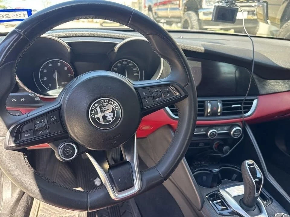 2020 Alfa Romeo Giulia - Image 6 of 7