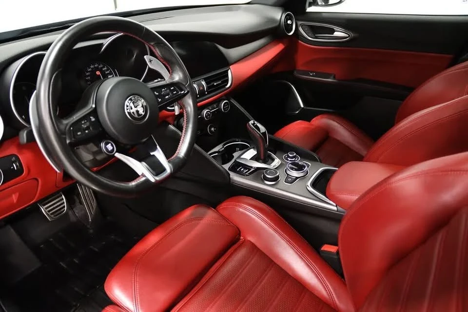 2020 Alfa Romeo Giulia - Image 9 of 20