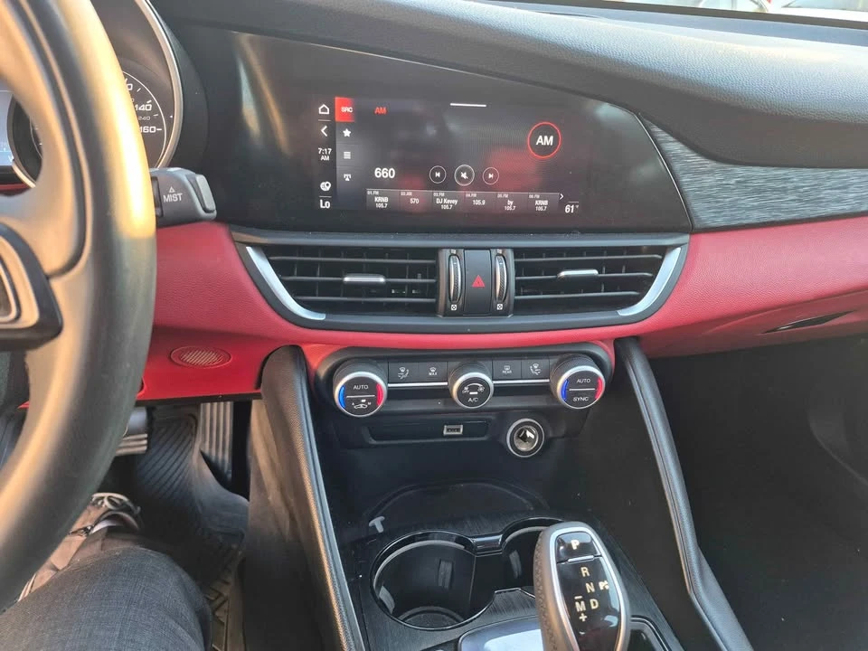 2020 Alfa Romeo Giulia - Image 11 of 13