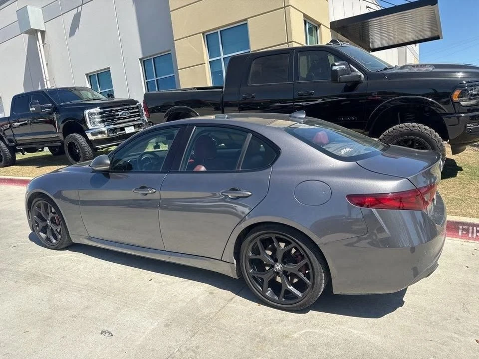 2020 Alfa Romeo Giulia - Image 4 of 7