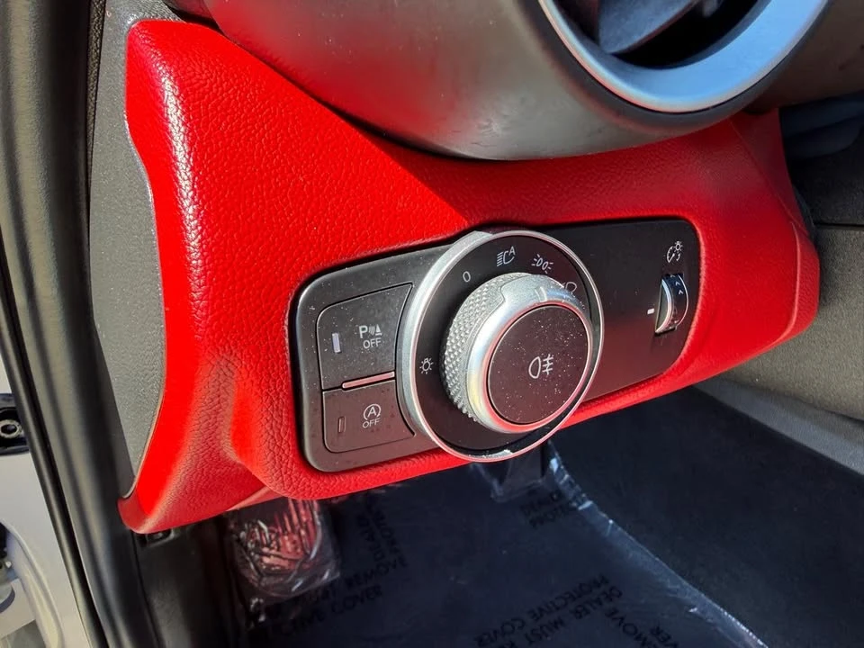 2020 Alfa Romeo Giulia - Image 12 of 20