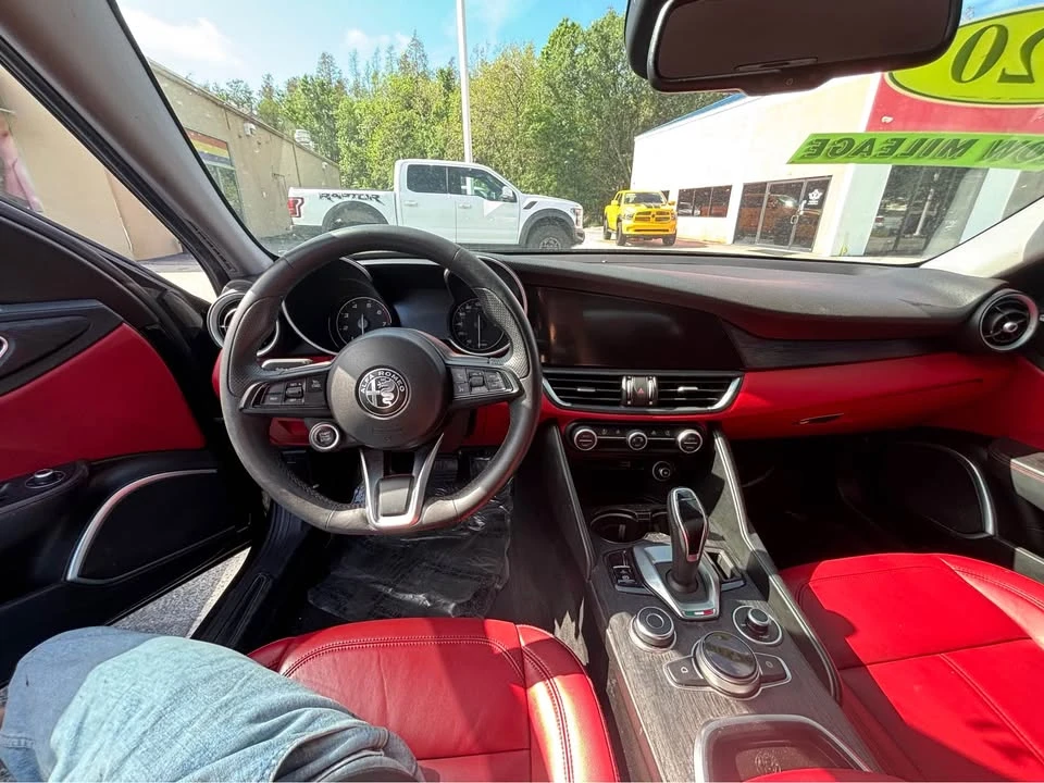 2020 Alfa Romeo Giulia - Image 2 of 5