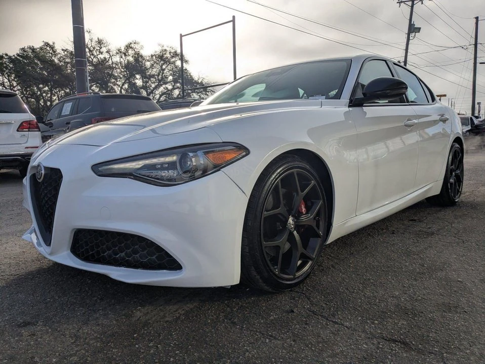 2020 Alfa Romeo Giulia - Image 3 of 20