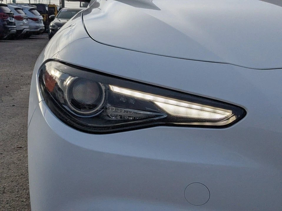 2020 Alfa Romeo Giulia - Image 4 of 20