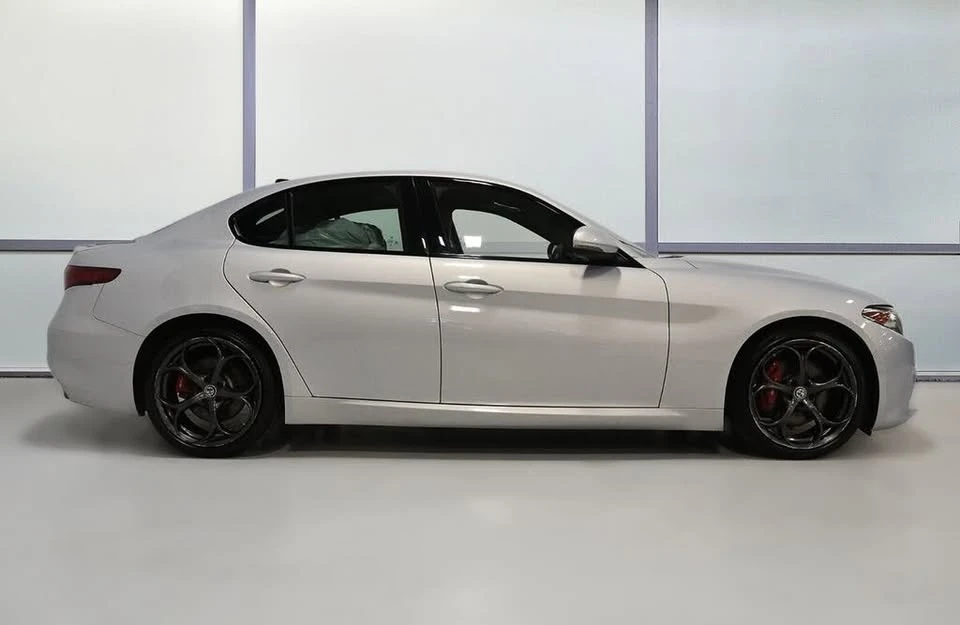 2020 Alfa Romeo Giulia - Image 5 of 20