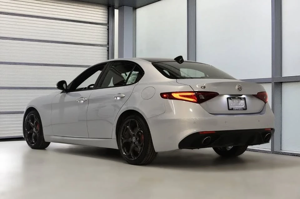 2020 Alfa Romeo Giulia - Image 6 of 20