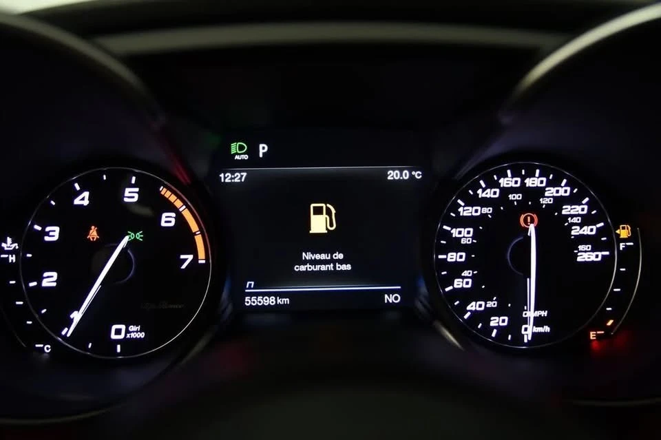 2020 Alfa Romeo Giulia - Image 15 of 20