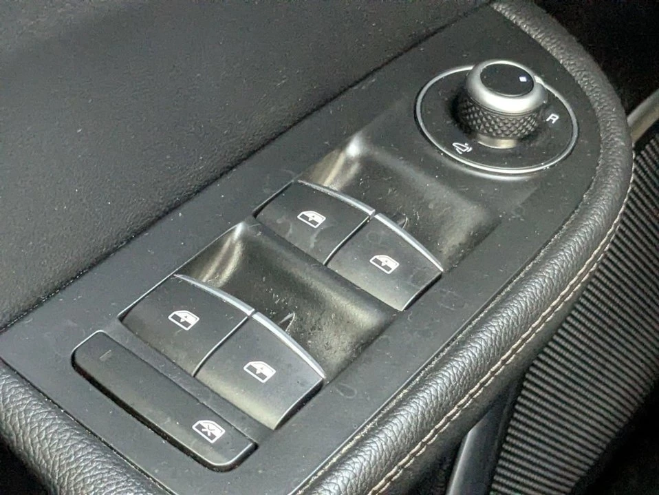 2020 Alfa Romeo Giulia - Image 19 of 20