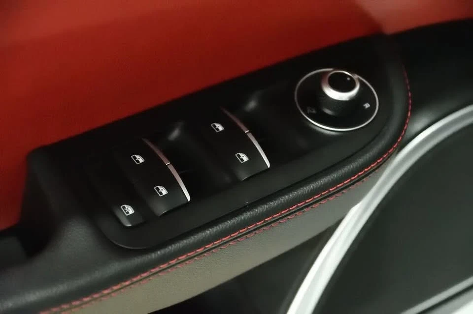 2020 Alfa Romeo Giulia - Image 11 of 20