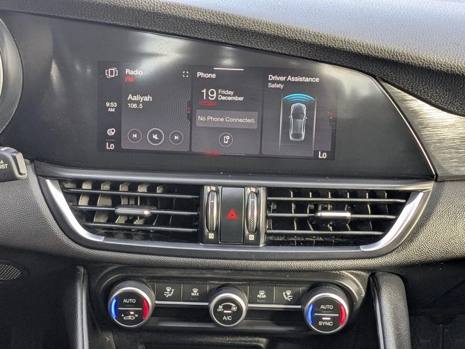 2020 Alfa Romeo Giulia - Image 9 of 20