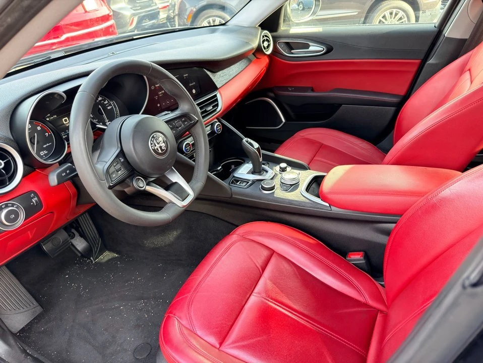 2020 Alfa Romeo Giulia - Image 19 of 20
