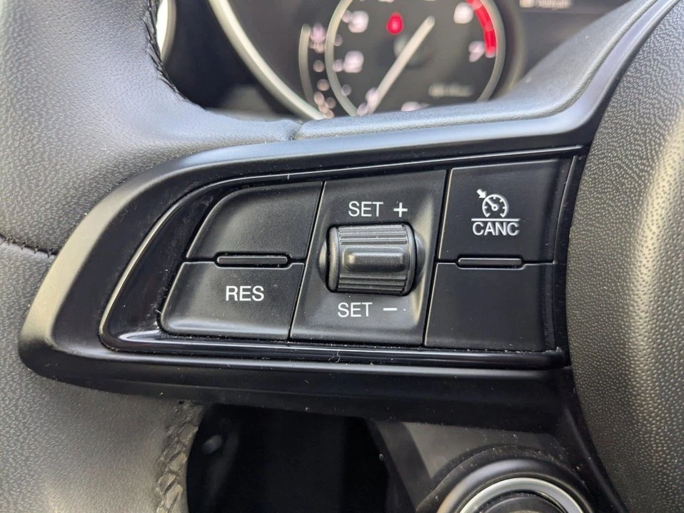 2020 Alfa Romeo Giulia - Image 13 of 20