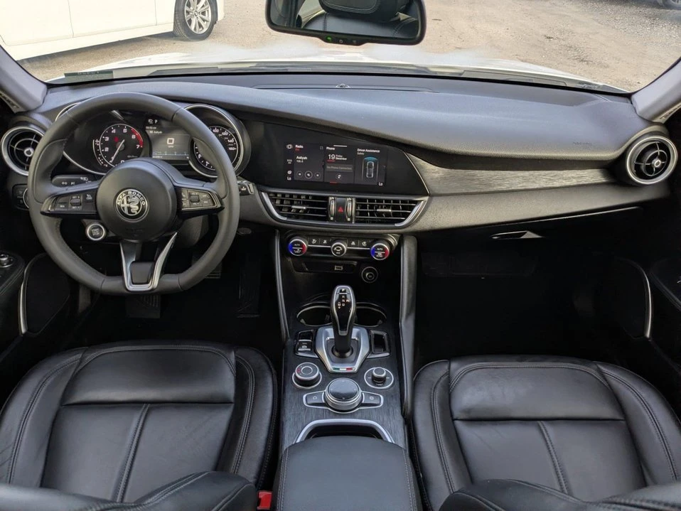 2020 Alfa Romeo Giulia - Image 7 of 20