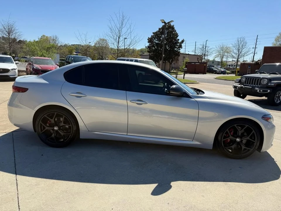 2020 Alfa Romeo Giulia - Image 7 of 20