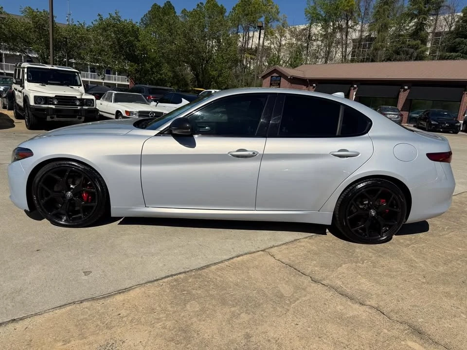 2020 Alfa Romeo Giulia - Image 2 of 20