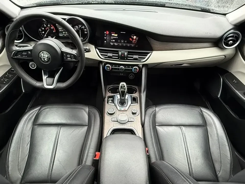 2020 Alfa Romeo Giulia - Image 12 of 19