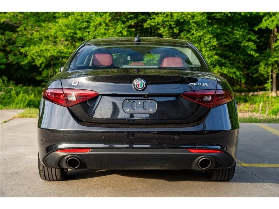2020 Alfa Romeo Giulia - Image 5 of 19