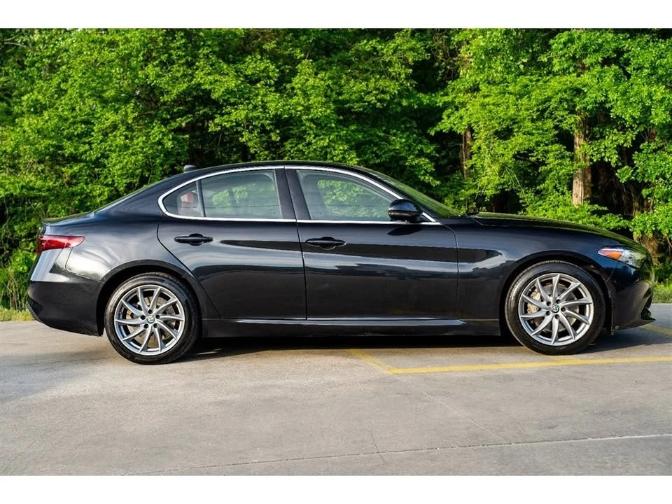 2020 Alfa Romeo Giulia - Image 2 of 19