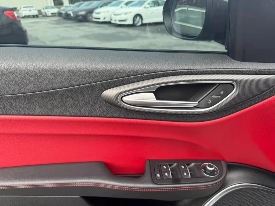 2020 Alfa Romeo Giulia - Image 9 of 20