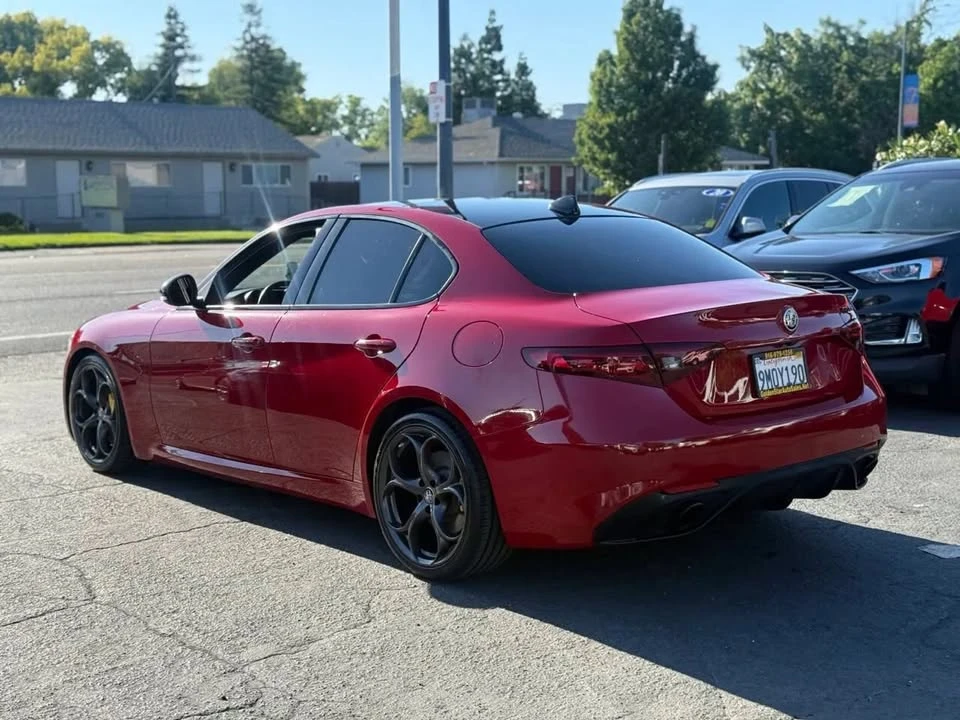 2020 Alfa Romeo Giulia - Image 5 of 18