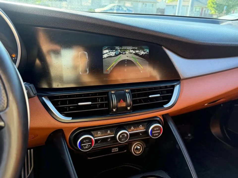 2020 Alfa Romeo Giulia - Image 12 of 18