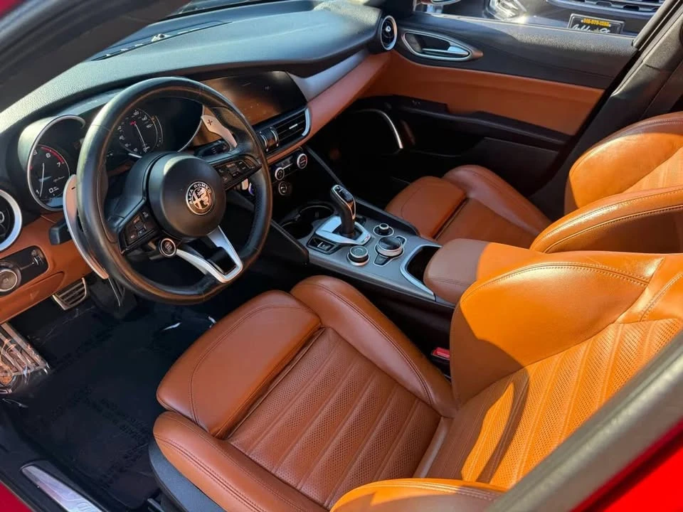 2020 Alfa Romeo Giulia - Image 9 of 18