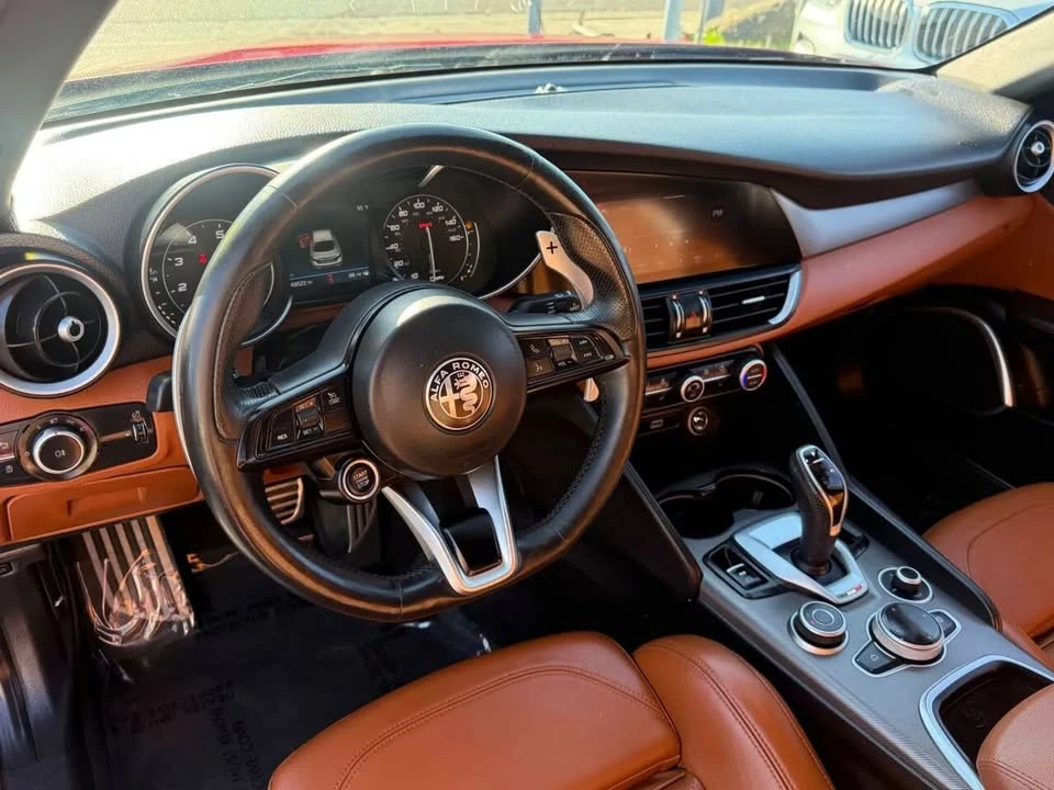2020 Alfa Romeo Giulia - Image 13 of 18