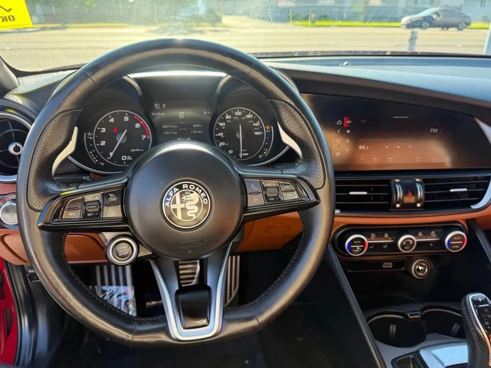2020 Alfa Romeo Giulia - Image 10 of 18