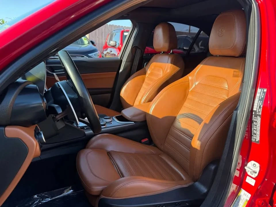 2020 Alfa Romeo Giulia - Image 8 of 18