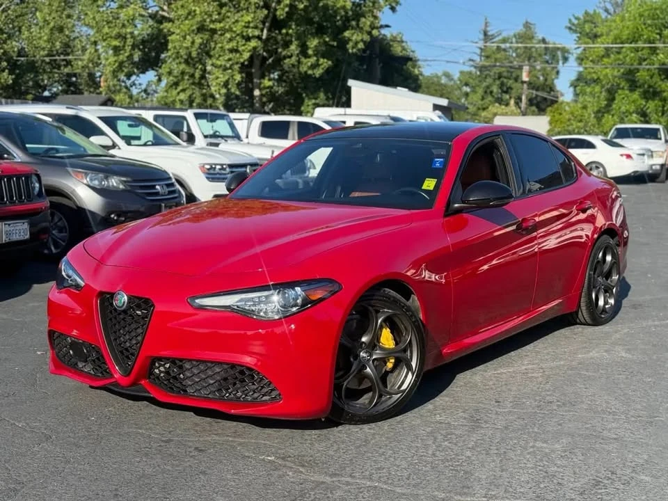 2020 Alfa Romeo Giulia - Image 18 of 18