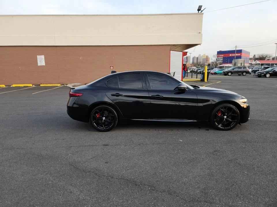 2020 Alfa Romeo Giulia - Image 7 of 17